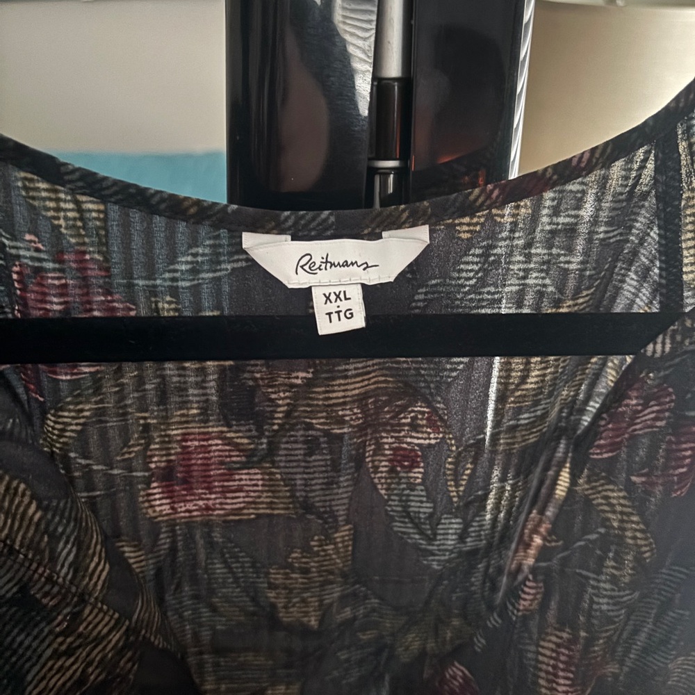 Reitmans Black Sheer Floral V-Neck Blouse - Picture 3 of 5